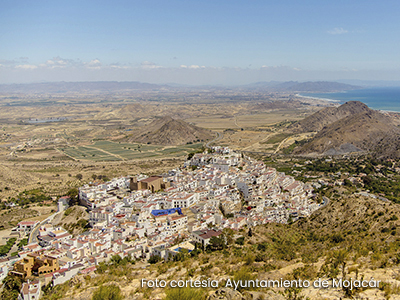 Uitzicht op het Mojacar Pueblo van een afstand