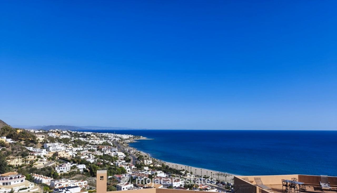 Villa in Sopalmo - view 1